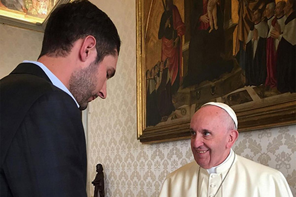 Հռոմի Պապը զրուցել է Instagram ցանցի ստեղծողներից Քևին Սիստրոմի հետ
